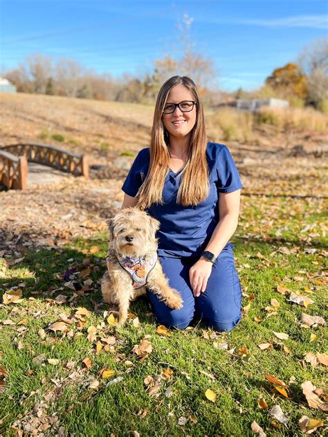 Woodbury animal hospital - Valley Creek Road Animal Hospital is located at 9900 Valley Creek Rd STE 100 in Woodbury, Minnesota 55125. Valley Creek Road Animal Hospital can be contacted via phone at (651) 714-8600 for pricing, hours and directions.